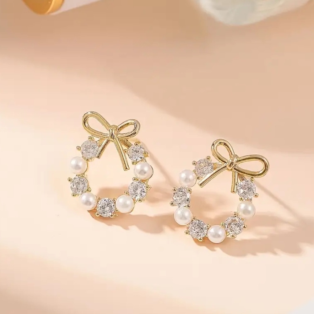 NEW Gold Handmade Freshwater Baroque
Pearl Bow Tie Earrings